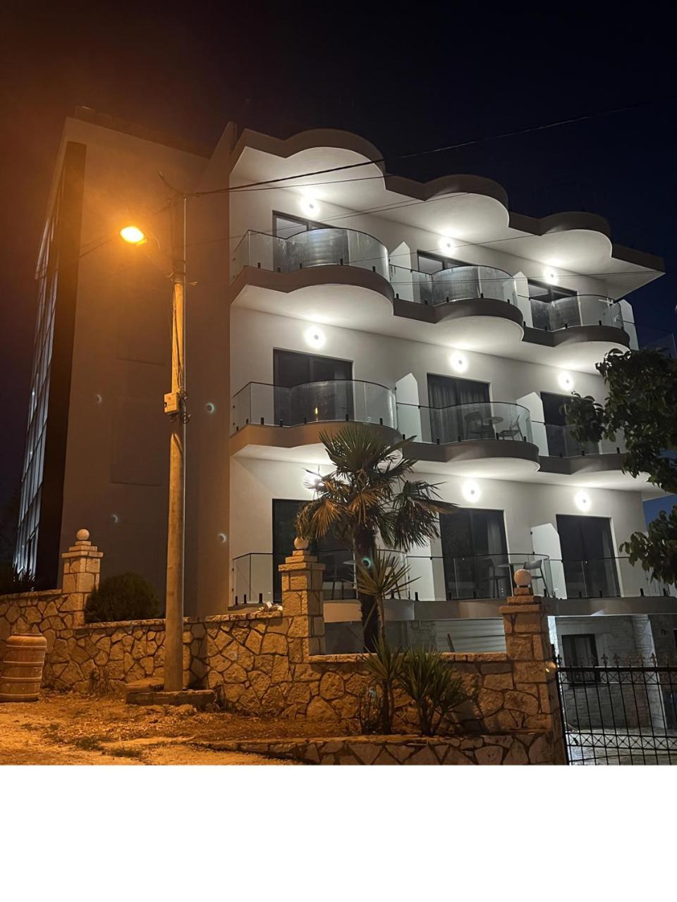 Belsar Hotel Ksamil Esterno foto